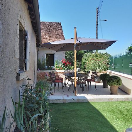 Agreables Chambres D'Hotes Dans Maison Xviiie Винёй Экстерьер фото
